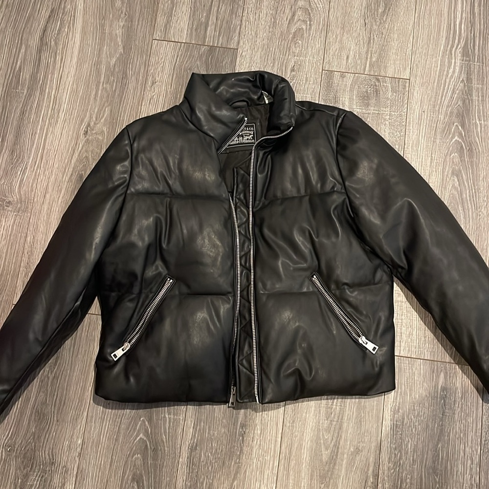 Levi’s Puffer Jacket - image 2